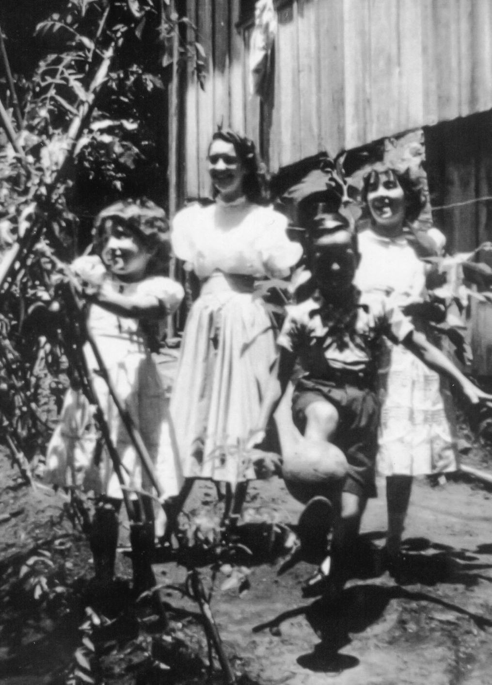 Zo�, Maria da Luz, Elisabeth e Ernani